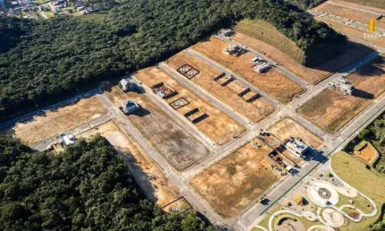 Terreno à venda no Colinas de Camboriú Village em Camboriú