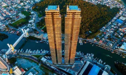 Apartamento a venda no Yachthouse localizado na Barra Sul em Balneário Camboriú.