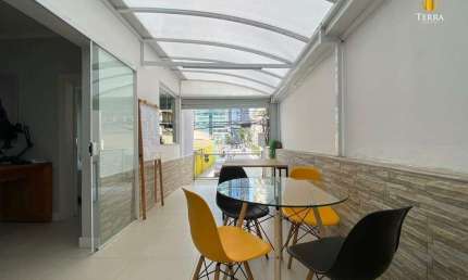 Apartamento Diferenciado à Venda no Edifício Paulina no Centro de Balneário Camboriú