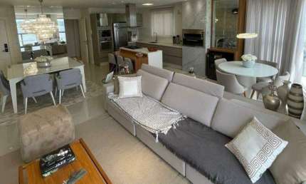 Apartamento à venda Frente Mar no Edifício Baturité em Balneário Camboriú