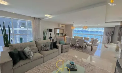 Apartamento à venda no Edifício Ibiza Towers em Balneário Camboriú