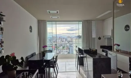 Apartamento à venda no Edifício Porto Januária em Itajaí