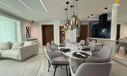 Apartamento de Alto Padrão Mobiliado com Vaga Náutica em Balneário Camboriú