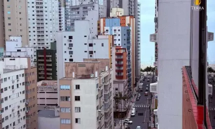 Apartamento Mobiliado na Quadra do Mar no Edifício Agulhas Negras em Balneário Camboriú