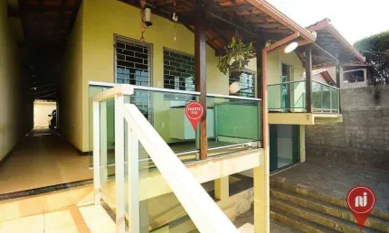 Casa com 3 dormitórios à venda, 214 m² por R$ 845.000,00 - Grajaú - Brumadinho/MG