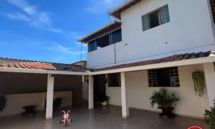 Casa com 4 dormitórios à venda, 220 m² por R$ 850.000,00 - Jota - Brumadinho/MG