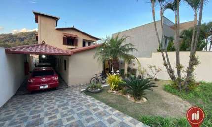 Casa com 3 dormitórios à venda, 250 m² por R$ 980.000,00 - Cachoeira - Sarzedo/MG