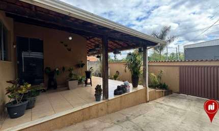 Casa com 3 dormitórios à venda, 148 m² por R$ 580.000 - São Conrado - Brumadinho/MG