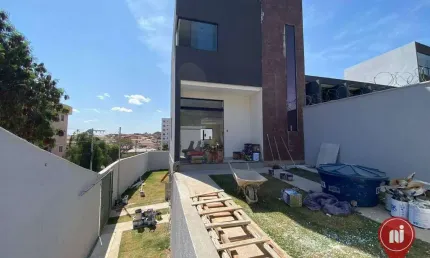 Casa com 3 dormitórios à venda, 135 m² por R$ 749.000 - Espírito Santo - Betim/MG