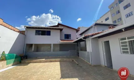 Casa com 3 dormitórios à venda, 250 m² por R$ 898.000,00 - Bom Retiro - Betim/MG