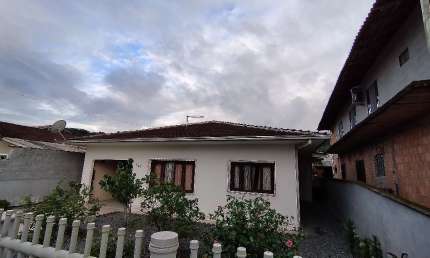 Ótima casa plana com laje com 4 quartos à venda no bairro Jardim Sofia em Joinville-SC por R$ 385.000,00.