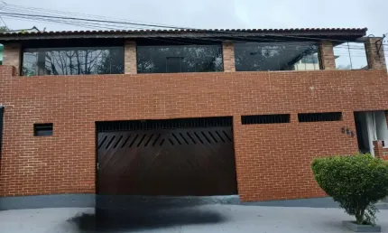 Casa com 4 quartos para alugar no Jardim Villaça, São Roque 