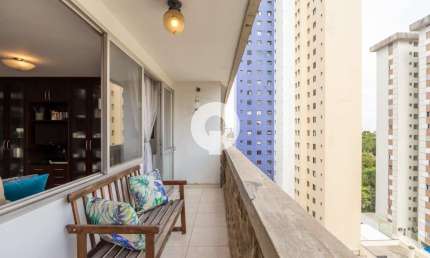 Apartamento Amplo com Localização Privilegiada Próximo ao Clube Curitibano