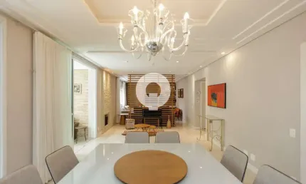Apartamento à Venda no Cabral - Sofisticação e Conforto em 182m²