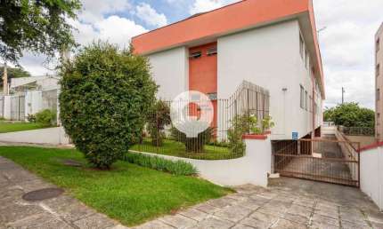Apartamento com ótima planta e 2 vagas cobertas no Água Verde