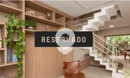 Sobrado com carinha de novo - 138m² em condomínio tranquilo