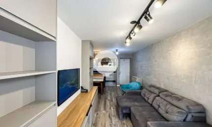 Apartamento no cabral reformado, ensolarado e com 3 dormitórios