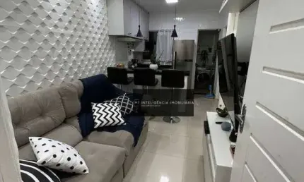 Lindo Apartamento 02 dormitórios com piso em porcelanato mais vaga de garagem coberta !!!