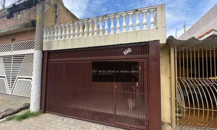 Excelente Casa Térrea na Vila Matilde ! São 02 dormitórios, sendo 01 suíte com 02 vagas de garagem !