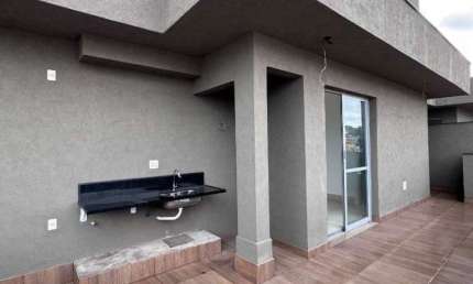 Cobertura à venda com 207m², 3 quartos, 3 suítes e 3 vagas no Buritis.