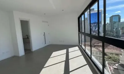 Apartamento de 3 quartos, 1 suíte, 2 semi suítes, 2 vagas á venda no São Pedro.