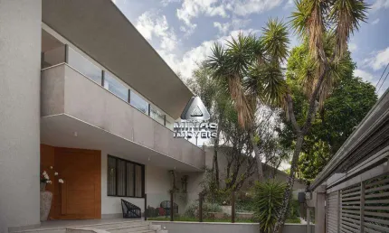 Magnifica casa alto luxo 04 suítes na melhor localização do Belvedere