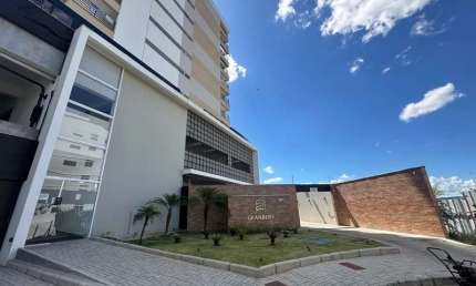 Apartamento com 2 Quartos e 1 banheiro Suíte à Venda, 55 m² por R$ 265.000