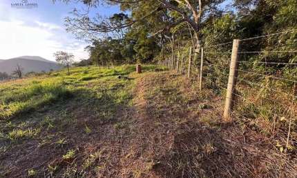 Fazenda mais benfeitorias a venda próximo a Santana do Deserto com 40 hectares