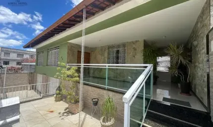 Casa de 6 quartos 4 suítes a venda no Bairu por 950.000,00