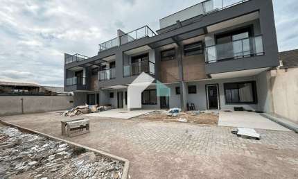 Casa com 3 quartos à venda na Rua República Islâmica do Irã, 625, Uberaba, Curitiba por R$ 845.000