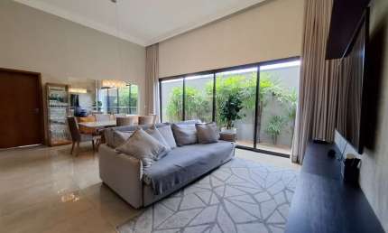 Casa no condomínio CONDOMINIO TERRAS DE SIENA para venda com 3 quartos, sendo 3 suítes, 250m²