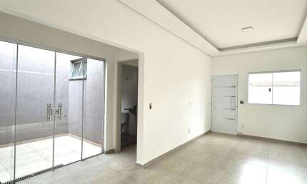 Deslumbrante casa tipo para venda com 2 quartos, sendo 1 suíte, 73m²