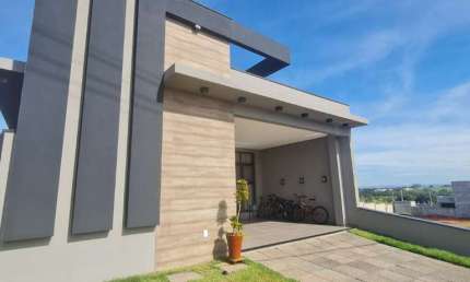 Casa no condomínio QUINTA DA MATA II para venda com 4 quartos, sendo 4 suítes, 180m²