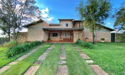 Casa no condomínio Condomínio Topázio para venda com 4 quartos, sendo 2 suítes, 312m²