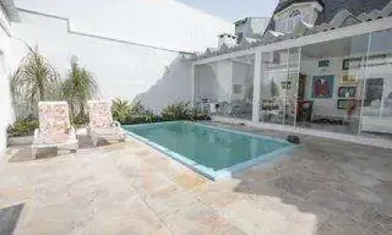 Casa com 3 quartos para alugar na Rua Gustavo Schmidt, 592, Três Figueiras, Porto Alegre por R$ 15.000