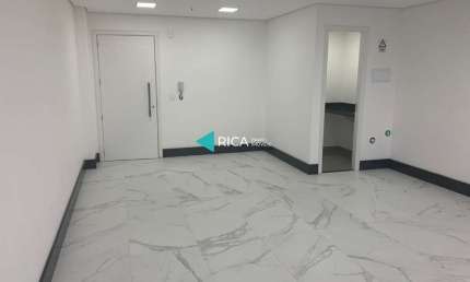 Sala comercial para alugar na Avenida Doutor Nilo Peçanha, 3245, Jardim Europa, Porto Alegre por R$ 3.800