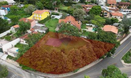 Terreno de 1.015 m² em bairro residencial, próximo a Lucas Nogueira Garcez em Atibaia