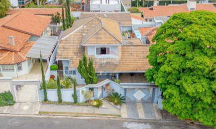 Casa com 4 suítes à venda em Atibaia - bairro  Jardim Itaperi.