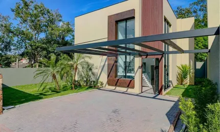 Casa em condomínio, com 3 suítes, elevador,  em Atibaia/SP no bairro da Vila Santista
