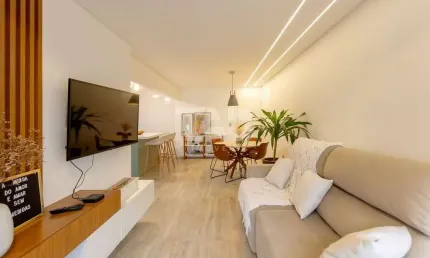 Excelente apartamento à 100 metros  da praia em balneário camboriú