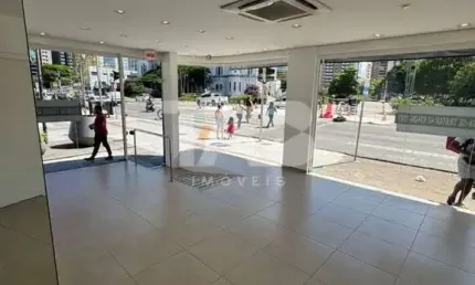 Sala comercial com 50m² de esquina para locação | Centro, Itajaí