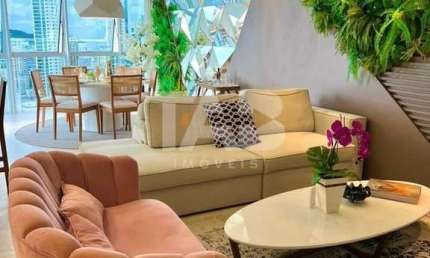 Apartamento com 3 quartos para alugar na Rua 951, 241, Centro, Balneário Camboriú