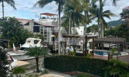 Casa para locação em Condomínio Fechado | Balneário Camboriú