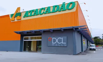 Ponto comercial com 11 salas para alugar na Rua Francisco Derosso, 2973, Xaxim, Curitiba