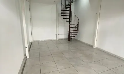 Ponto comercial com 1 sala para alugar na Rua Canadá, 1989, Bacacheri, Curitiba
