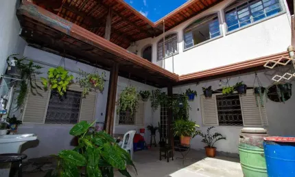 Casa com 4 quartos à venda na Rua Fluorina, 1619, Santa Efigênia, Belo Horizonte