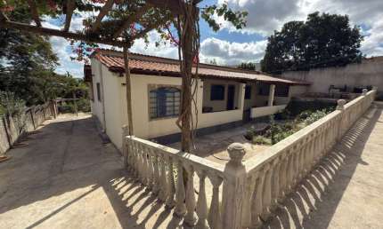 Fazenda / Sítios / Chácaras com 3 quartos à venda em Ribeirão Das Neves