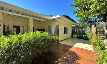 Casa com 5 quartos à venda na Enseada, Ubatuba 