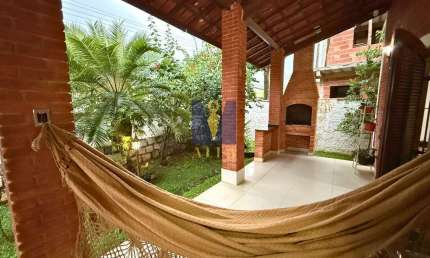Casa com matrícula à venda no Perequê Mirim em Ubatuba/SP.