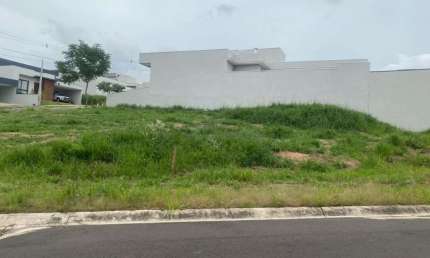 LOTE DE ESQUINA COM VISTA PARA AREA PRESERVAÇÃO AMBIENTAL EM CONDOMINIO FECHADO